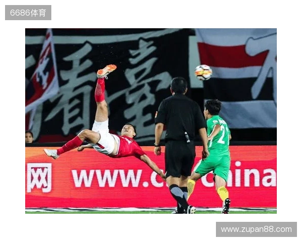 完美融入！廷伯：埃泽上演帽子戏法不是巧合，他很努力性格也很好